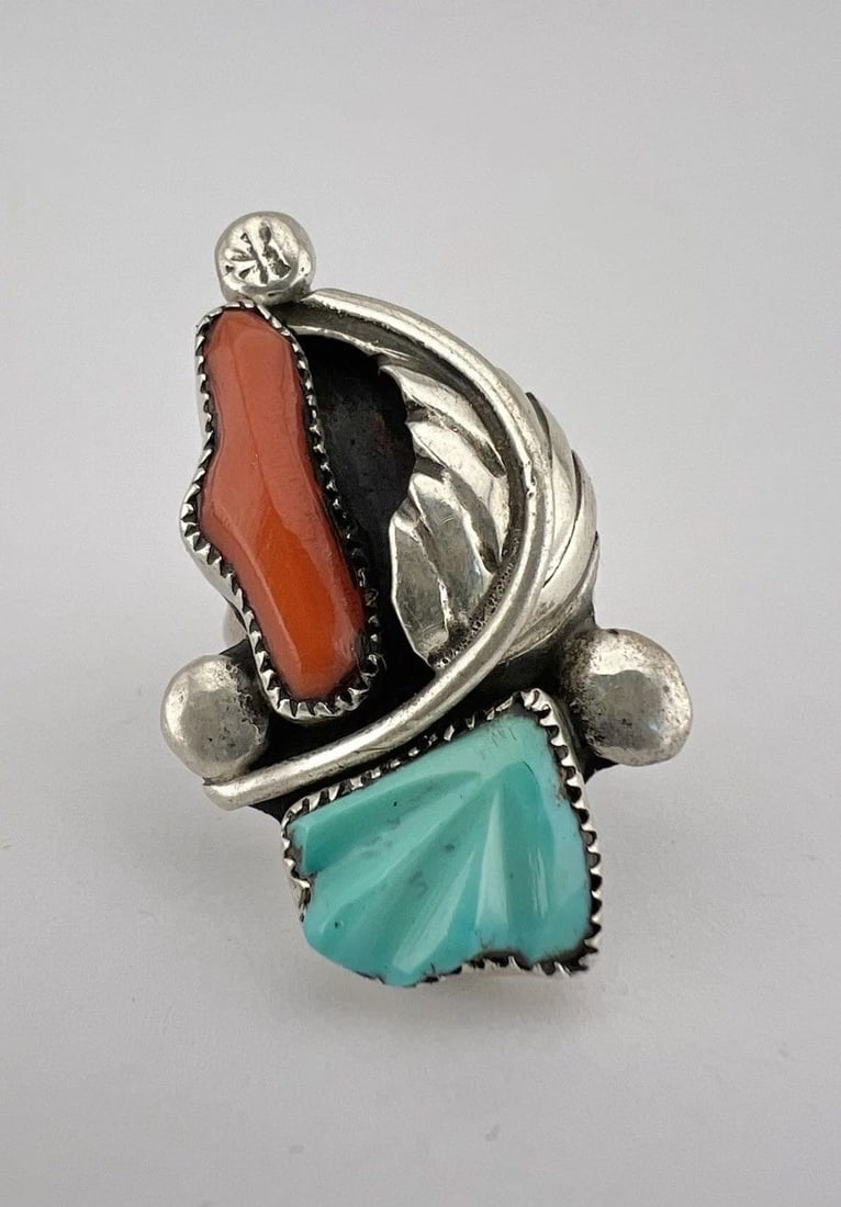VINTAGE ZUNI STERLING SILVER CARVED TURQUOISE & RED CORAL WOMEN'S RING 1 3/8": VINTAGE ZUNI STERLING SILVER CARVED TURQUOISE & RED CORAL WOMEN'S RING 1 3/8" Vintage Zuni Sterling Silver Carved Turquoise & Red Coral Women's Ring 1 3/8" Ring Size: 5.5 - Can Be Re Sized Weight is 7