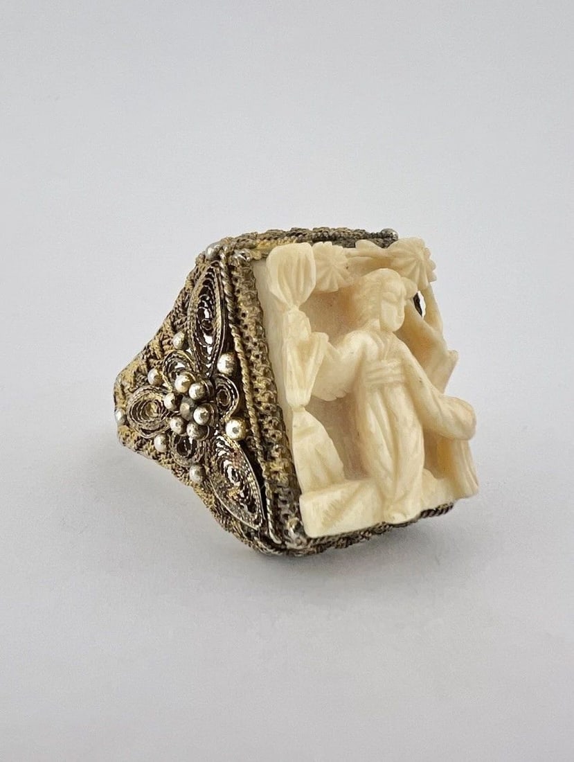 ANTIQUE CHINESE EXPORT SILVER ORNATE CARVED GODDESS FILIGREE ADJUSTABLE RING (1 of 2)
