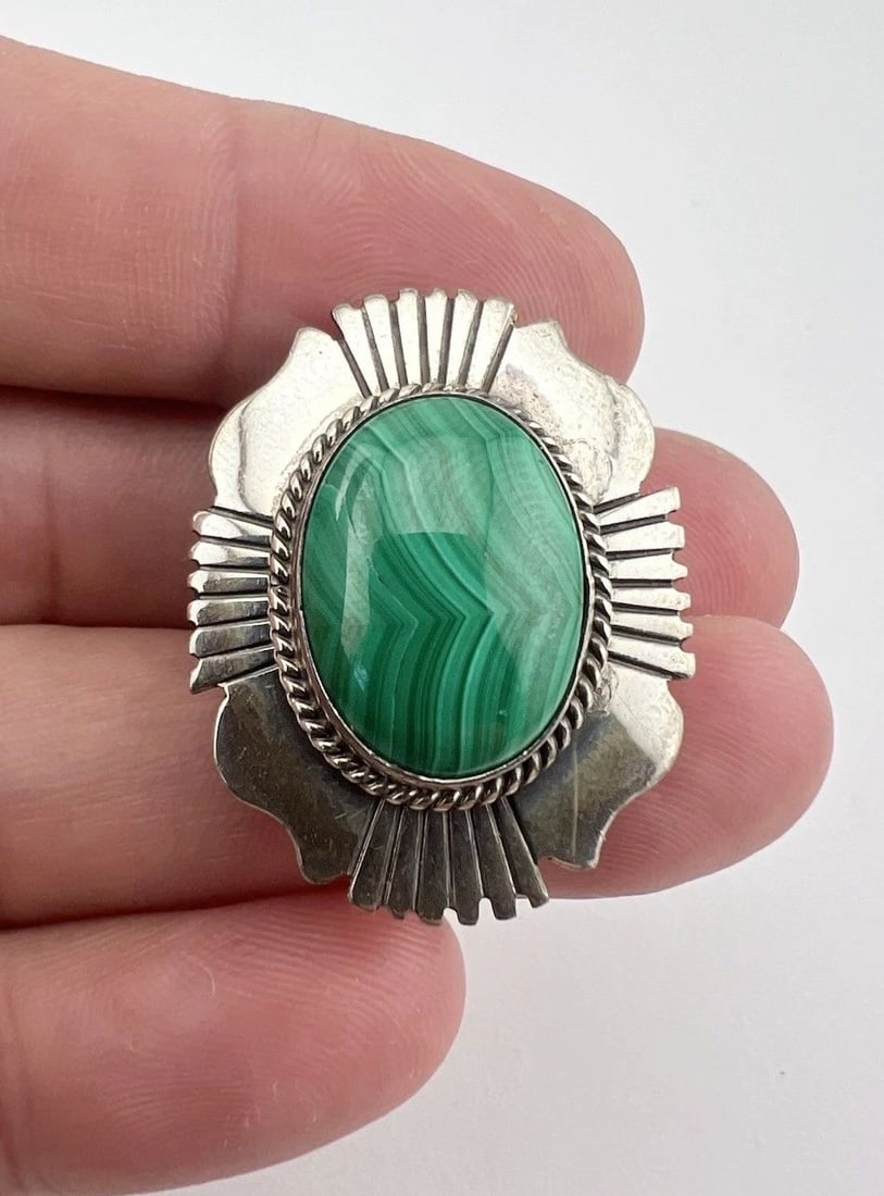 VTG WILL DENETDALE NAVAJO STERLING SILVER GREEN MALACHITE STAMPED BOLO TIE 1.25": VTG WILL DENETDALE NAVAJO STERLING SILVER GREEN MALACHITE STAMPED BOLO TIE 1.25" Vtg Will Denetdale Navajo Sterling Silver Green Malachite Stamped Bolo Tie 1.25" Size: 1 1/4" Tall by 1" Wide Weight is