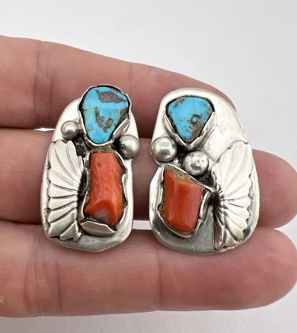 VTG NAVAJO STERLING SILVER NATURAL TURQUOISE CORAL STAMPED CLIP EARRINGS 1 3/8" (1 of 2)