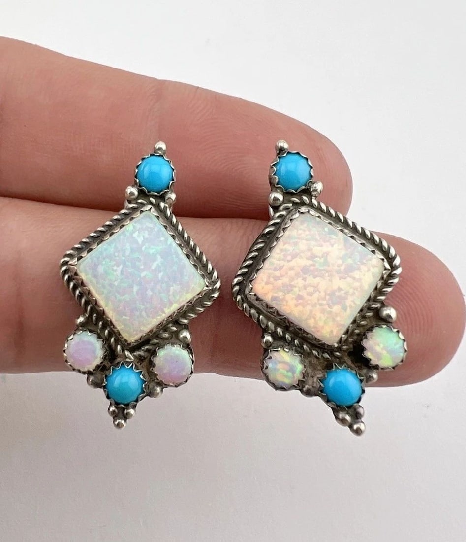 VTG NAVAJO STERLING SILVER FIRE OPAL & TURQUOISE CLUSTER POST EARRINGS 1.25": VTG NAVAJO STERLING SILVER FIRE OPAL & TURQUOISE CLUSTER POST EARRINGS 1.25" Vtg Navajo Sterling Silver Fire Opal & Turquoise Cluster Post Earrings 1.25" Size: Around 1 1/4" Tall & Just Under 3/4" Wid