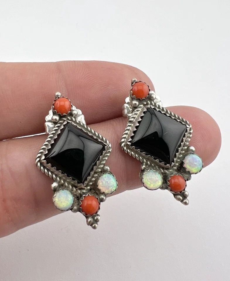 VTG NAVAJO STERLING SILVER FIRE OPAL & CORAL & JET CLUSTER POST EARRINGS 1.25": VTG NAVAJO STERLING SILVER FIRE OPAL & CORAL & JET CLUSTER POST EARRINGS 1.25" Vtg Navajo Sterling Silver Fire Opal & Coral & Jet Cluster Post Earrings 1.25" Size: Around 1 1/4" Tall & Just Under 3/4"