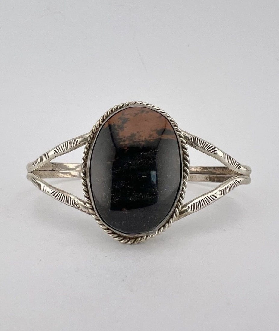 VINTAGE NAVAJO STERLING SILVER PETRIFIED WOOD AGATE STAMPED CUFF BRACELET (1 of 2)