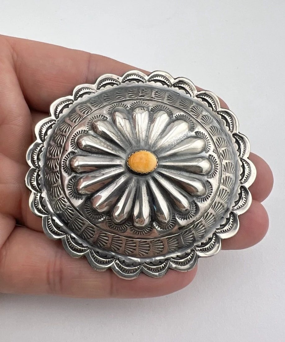 #1 NAVAJO STERLING SILVER ORANGE SPINY OYSTER STAMPED CONCHO BROOCH PIN 2 5/8": #1 NAVAJO STERLING SILVER ORANGE SPINY OYSTER STAMPED CONCHO BROOCH PIN 2 5/8" #1 Vtg Navajo Sterling Silver Orange Spiny Oyster Stamped Concho Brooch Pin 2 5/8" Size: 2 5/8" Wide by Just Under 2 1/2"