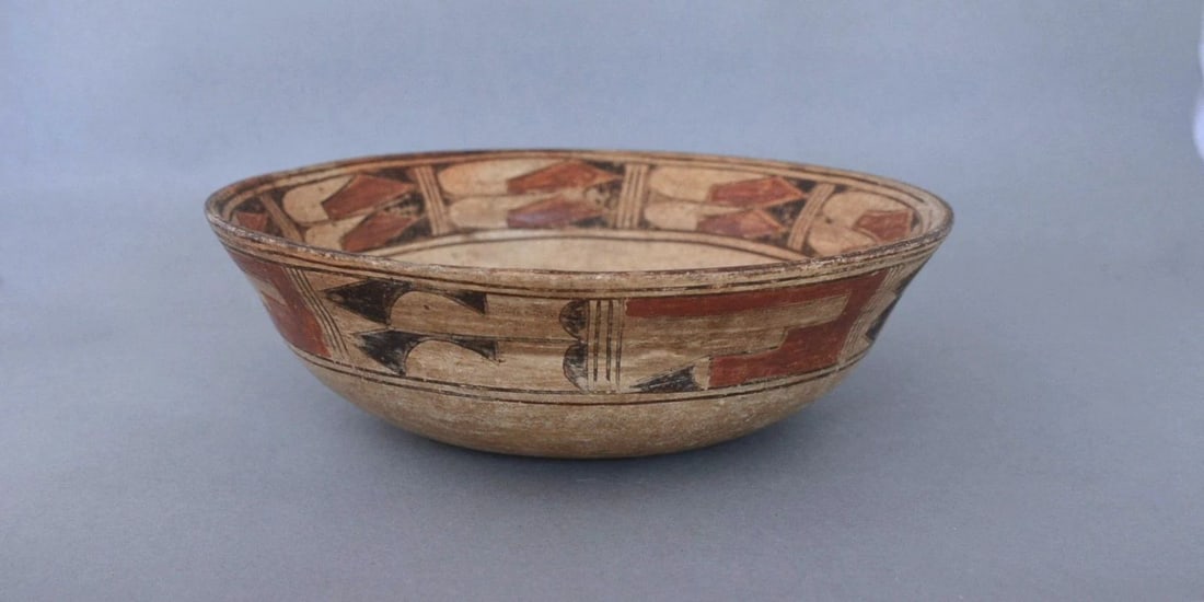 RARE VERY EARLY HOPI PUEBLO CHILI BOWL POT - POLYCHROME - 8 1/4" X 2 1/2" (1 of 2)