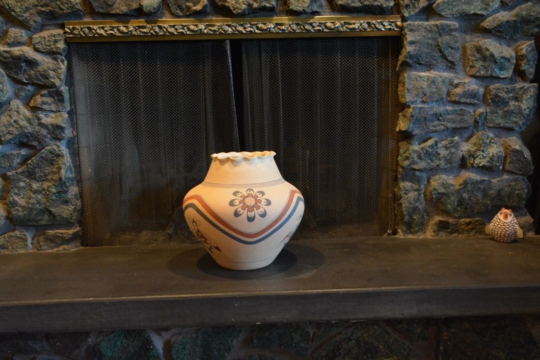 S. YESSLITH - LARGE HOPI OLLA POT - RIPPLED RIM - FLOWER MOTH DESIGN - 14" WIDE (1 of 1)
