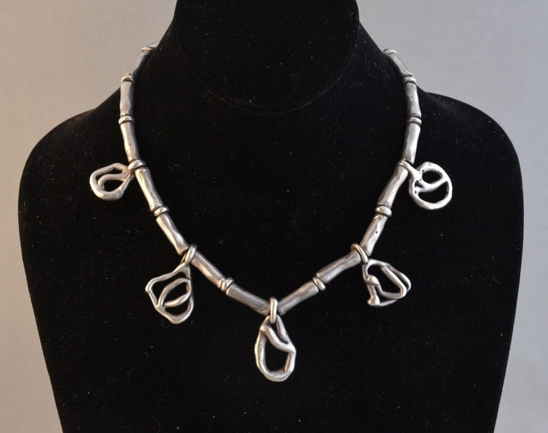VINTAGE STERLING SILVER MODERNIST NECKLACE - 17" 110 GRAMS SIGNED GC: VINTAGE STERLING SILVER MODERNIST NECKLACE - 17" 110 GRAMS SIGNED GC This vintage handcrafted necklace is made of 111 grams (3.9 ounces) of sterling silver. It has a great chunky, modernist design wit