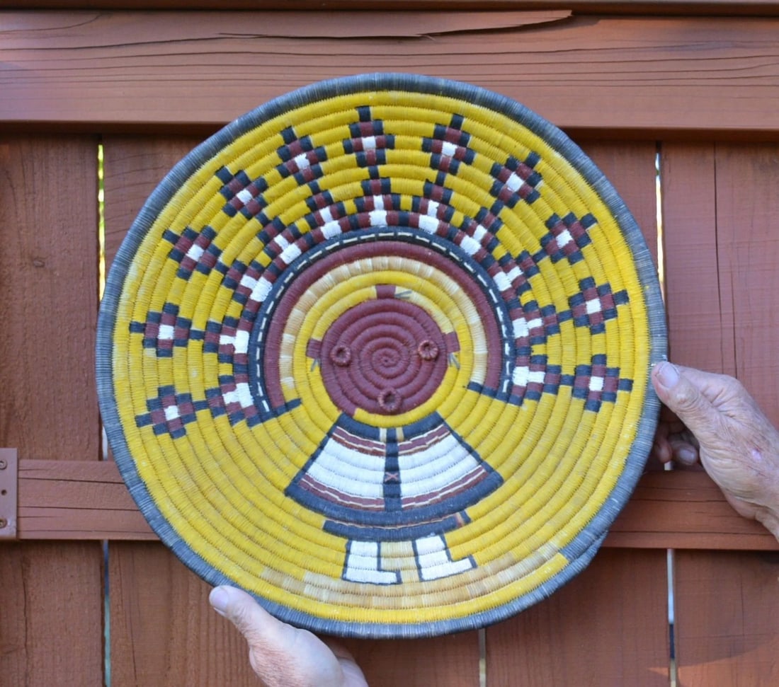 LARGE 16" VINTAGE HOPI BASKET - MUDHEAD WITH TABLETA (1 of 1)