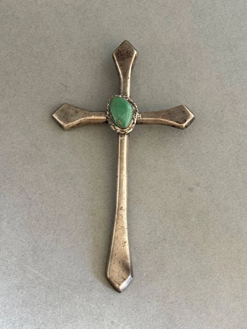 HUGE OLD PAWN NAVAJO STERLING SILVER WITH TURQUOISE CAST CROSS PENDANT: HUGE OLD PAWN NAVAJO STERLING SILVER WITH TURQUOISE CAST CROSS PENDANT Large Old Pawn Navajo Sterling Silver with Turquoise Cross Pendant 4 3/4" Tall ..2 5/8" Across .. 48.3 Grams ..