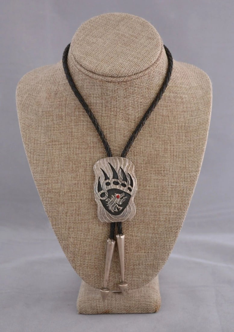 BRIAN KAGENVEMA - VINTAGE HOPI STERLING SILVER BEAR PAW - TUFA CAST (1 of 1)