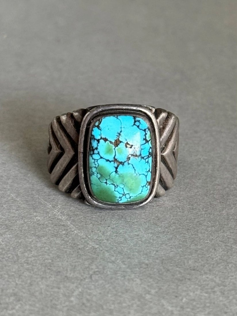 OLD PAWN NAVAJO STERLING SILVER AND TURQUOISE RING SIZE 7 1/2 (1 of 1)