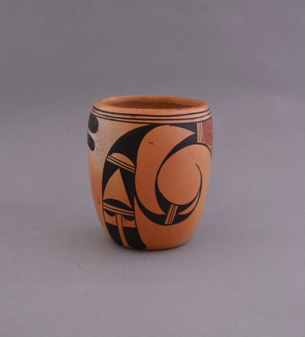 LAURA TOMOSIE (1907-1977) OLD HOPI POT VASE - POLYCHROME - EAGLE WING SPIRAL (1 of 2)