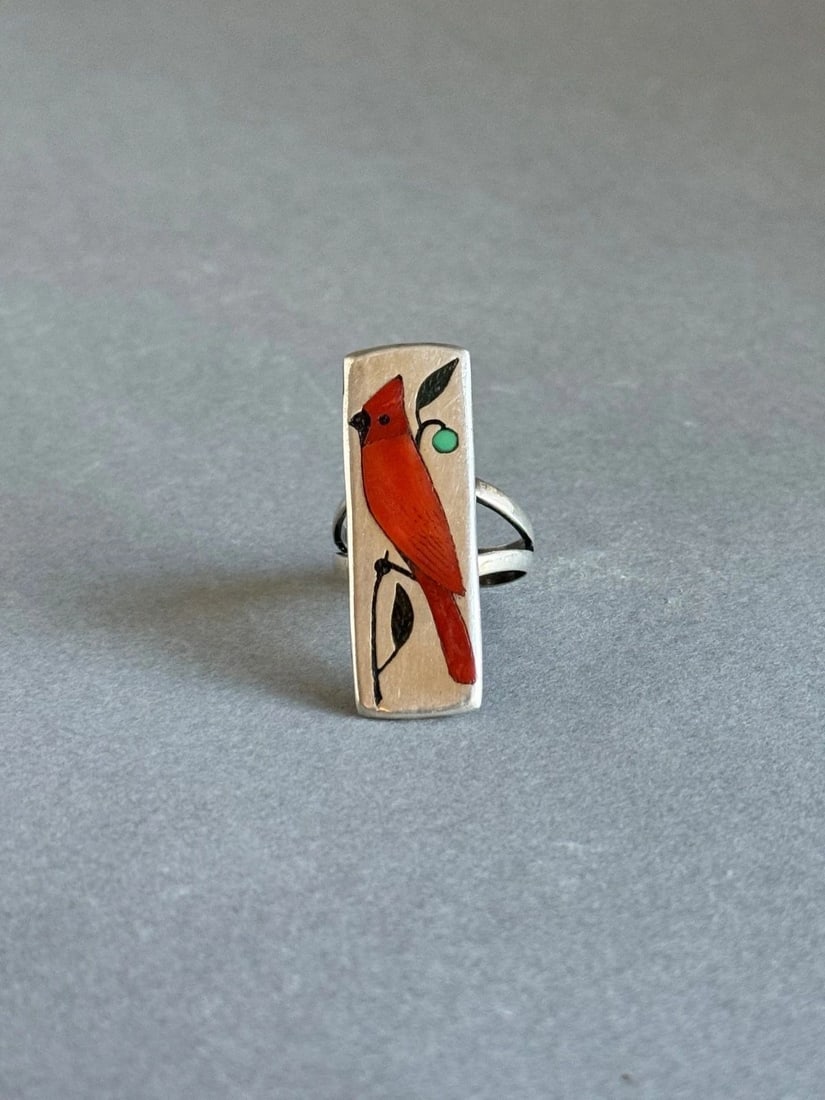 HARLAN & ROLANDA COONSIS ZUNI STERLING SILVER CARDINAL INLAID RING. SIZE 7 (1 of 2)