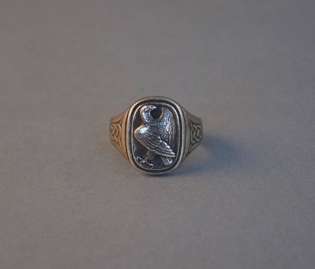 GEORG JENSEN - STERLING SILVER EAGLE SIGNET RING - FRANKLIN MINT - SZ 12 3/4: GEORG JENSEN - STERLING SILVER EAGLE SIGNET RING - FRANKLIN MINT - SZ 12 3/4 This sterling silver signet ring was made by Georg Jensen of Denmark for the Franklin mint in 1982. It is a size 12 3/4. Th