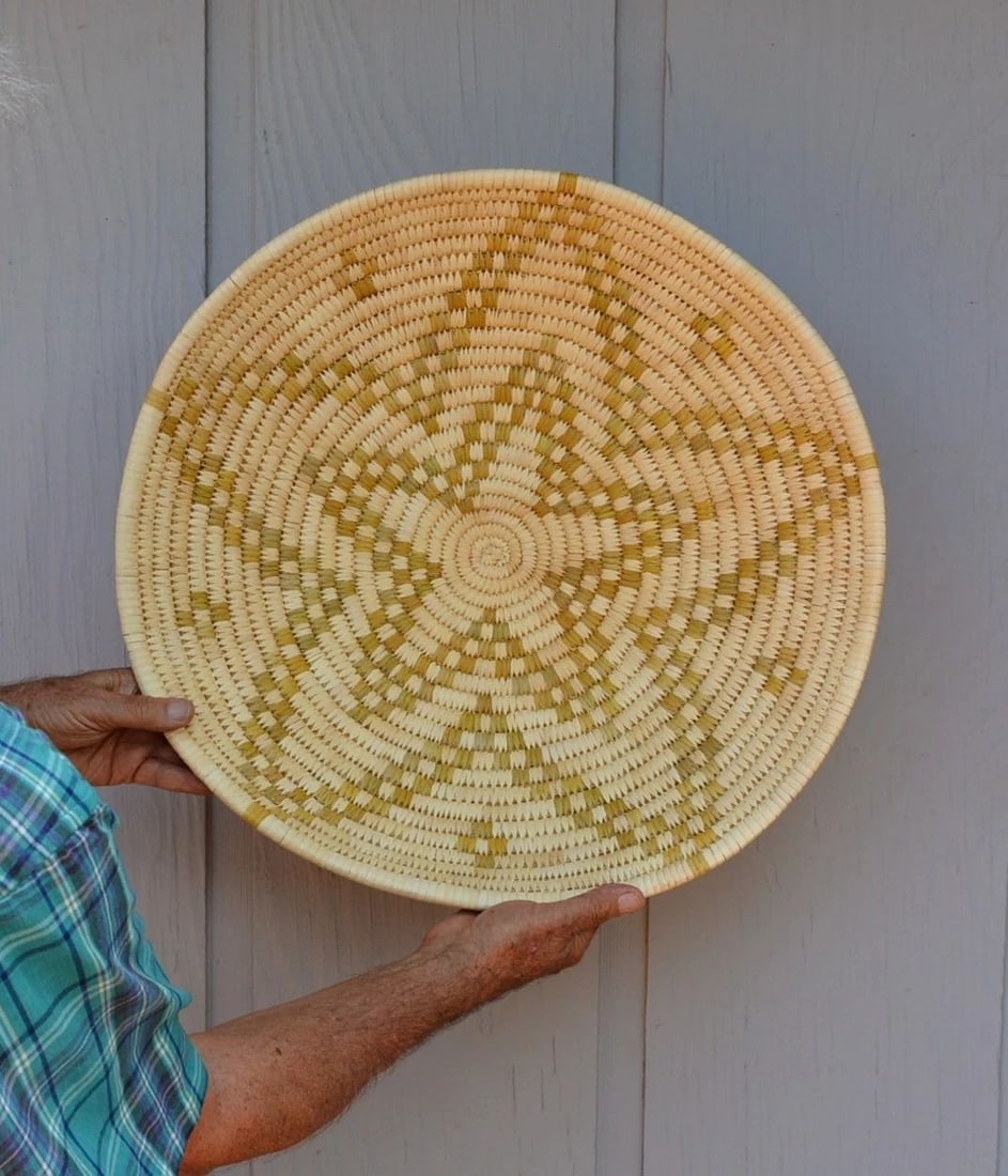 EXTRA LARGE 20" PAPAGO TOHONO O'ODHAM BASKET - BOWL - STAR DESIGN (1 of 2)