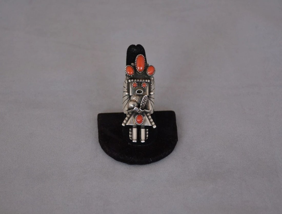 DORIS SMALLCANYON - STERLING SILVER KACHINA YEI RING - CORAL STONES - SIZE 7 (1 of 2)