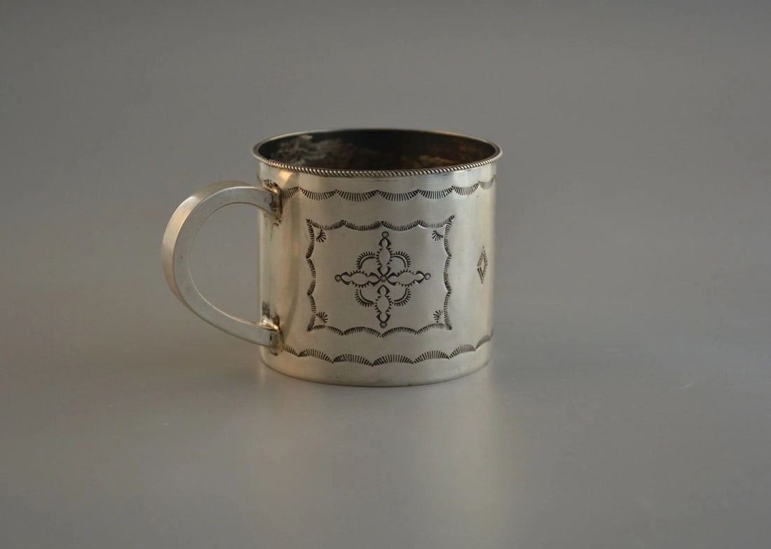 OLD PAWN NAVAJO HANDSTAMPED STERLING SILVER CUP WITH HANDLE - JESSIE CLAW (1 of 2)
