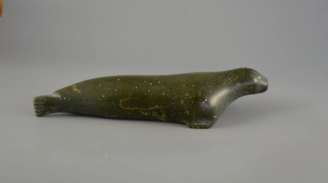 RARE - NOAH SIAKULUK 1924-1997 - VTG NORTHWEST COAST INUIT SERPENTINE SEAL 9" (1 of 2)