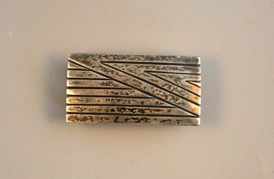 OLD PAWN WOODARDS INDIAN ARTS - IHMS/S - STERLING SILVER BELT BUCKLE - 2" X 1" (1 of 1)