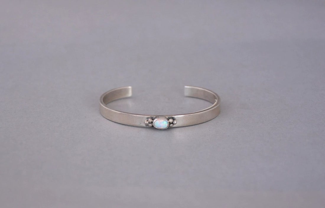 ROBERT LIVINGSTON - STERLING SILVER BRACELET OPAL STONE RAINDROP BEADS - 6 5/8" (1 of 2)
