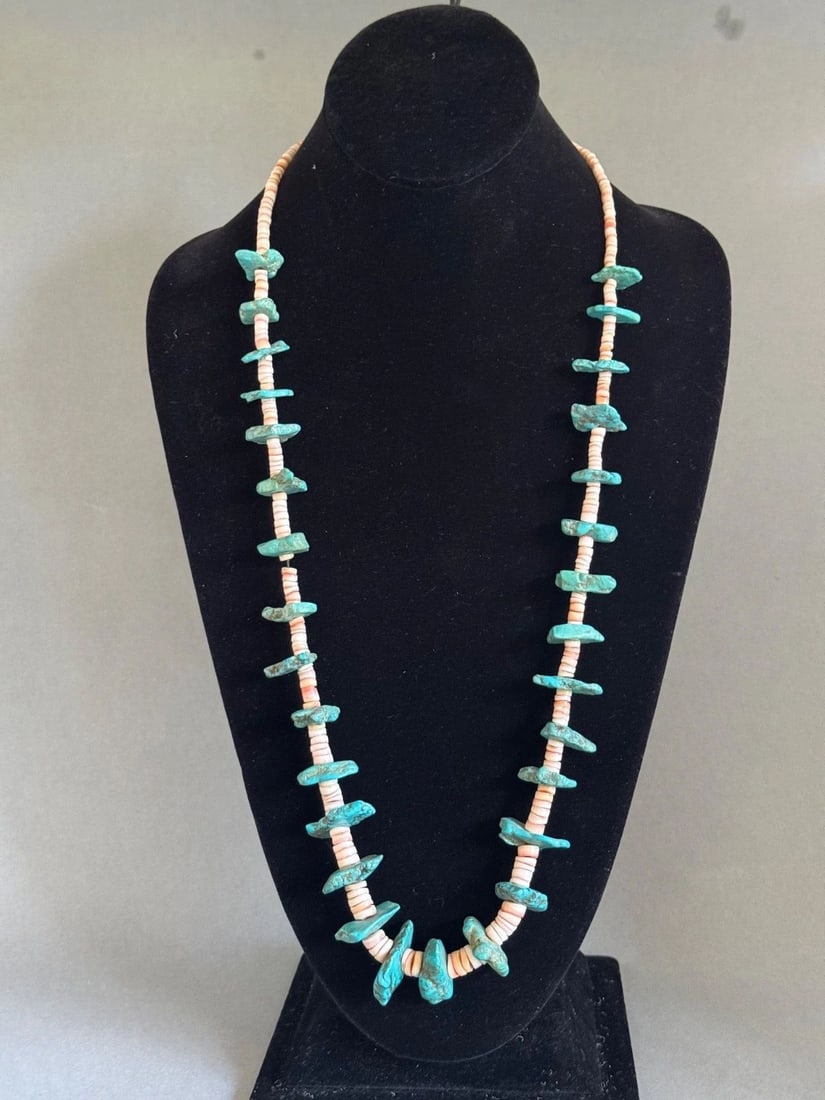 VINTAGE NAVAJO TURQUOISE NUGGET AND SHELL NECKLACE: VINTAGE NAVAJO TURQUOISE NUGGET AND SHELL NECKLACE Vintage Navajo Turquoise and Shell Necklace 30" ..Nuggets 5/8 " to 1" ..