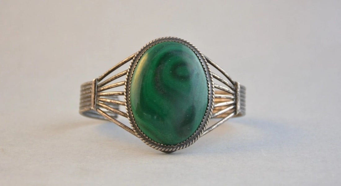 BENJAMIN PIASO - OLD PAWN NAVAJO SILVER CUFF BRACELET - LG 1.5" MALACHITE STONE (1 of 2)