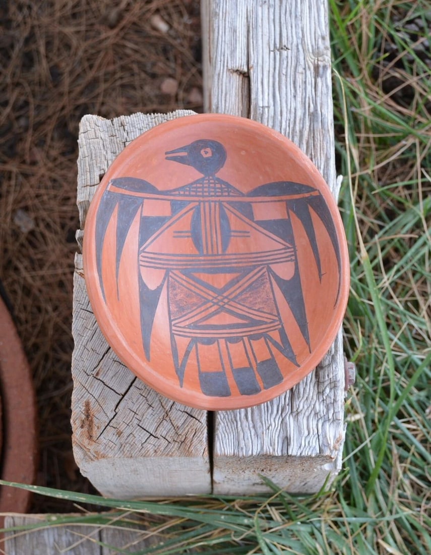 JUANITA HEALING - VINTAGE HOPI POTTERY PLATE - INTRICATE RAINBIRD DESIGN 6 1/8": JUANITA HEALING - VINTAGE HOPI POTTERY PLATE - INTRICATE RAINBIRD DESIGN 6 1/8" This vintage Hopi pottery plate has been beautifully crafted by well known potter Juanita Healing (1916-2006). It shows 