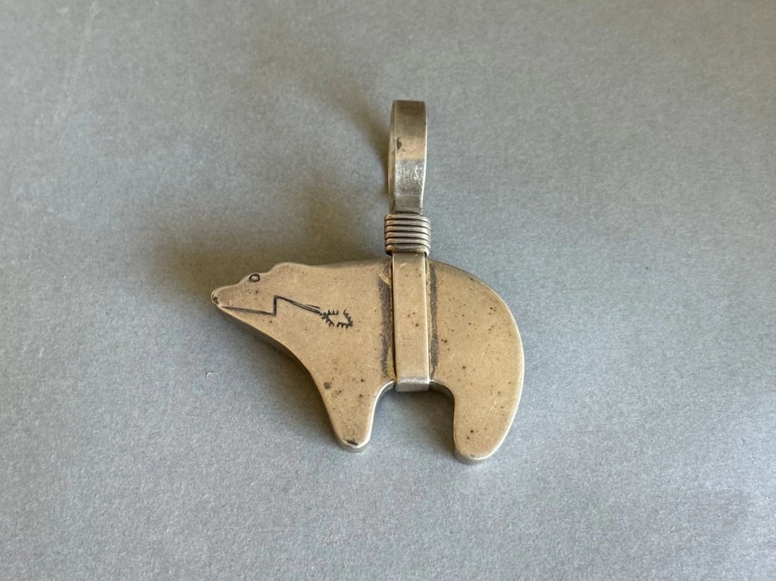 LARGE VINTAGE HOPI STERLING SILVER BEAR PENDANT. SIGNED PV NAKAI (1 of 1)