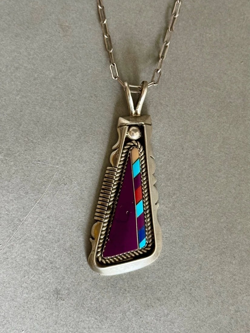 VINTAGE NAVAJO STERLING SILVER MULTI STONE INLAID PENDANT ON HANDMADE CHAIN: VINTAGE NAVAJO STERLING SILVER MULTI STONE INLAID PENDANT ON HANDMADE CHAIN Vintage Navajo Sterling Silver with Inlaid Purple Piny Oyster, Turquoise, Lapis, Coral and Shell Pendant on Handmade Sterlin