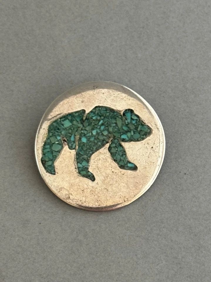 VINTAGE APACHE STERLING SILVER WITH INLAID TURQUOISE BEAR PENDANT 1 1/2 (1 of 1)