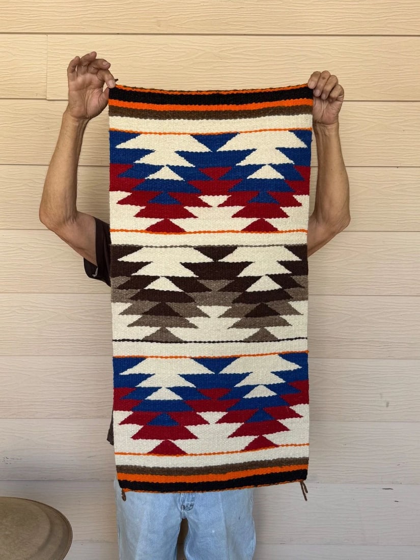 VINTAGE EYE DAZZLER NAVAJO RUG 18 1/2 X 37: VINTAGE EYE DAZZLER NAVAJO RUG 18 1/2 X 37” Eye Dazzler Navajo Rug 18 1/2 x 37” Vintage Navajo rug Great Condition ..**Both sides of the rug are shown in the photos.**