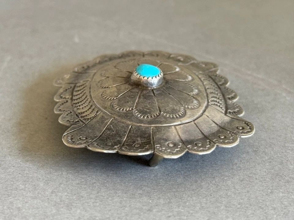 VINTAGE NAVAJO STERLING SILVER WITH TURQUOISE BELT BUCKLE (1 of 1)