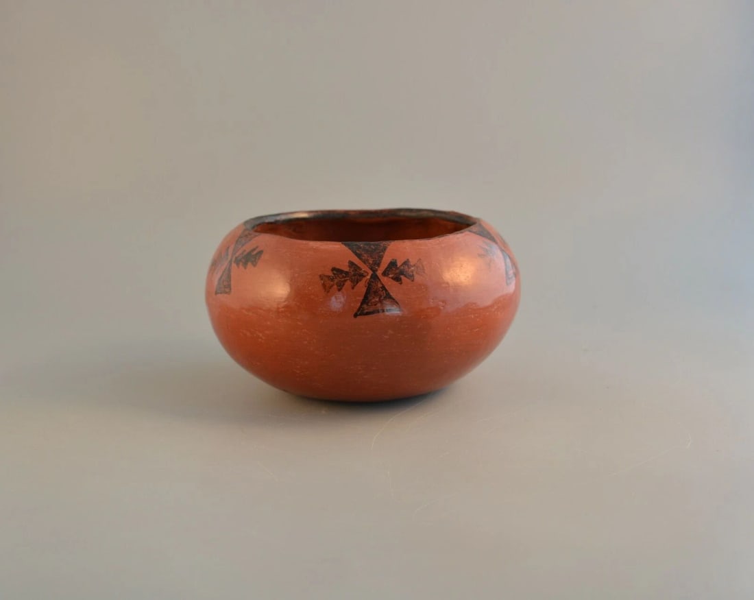 OLD VINTAGE MARICOPA INDIAN PAINTED BOWL POT - 1940S (1 of 2)
