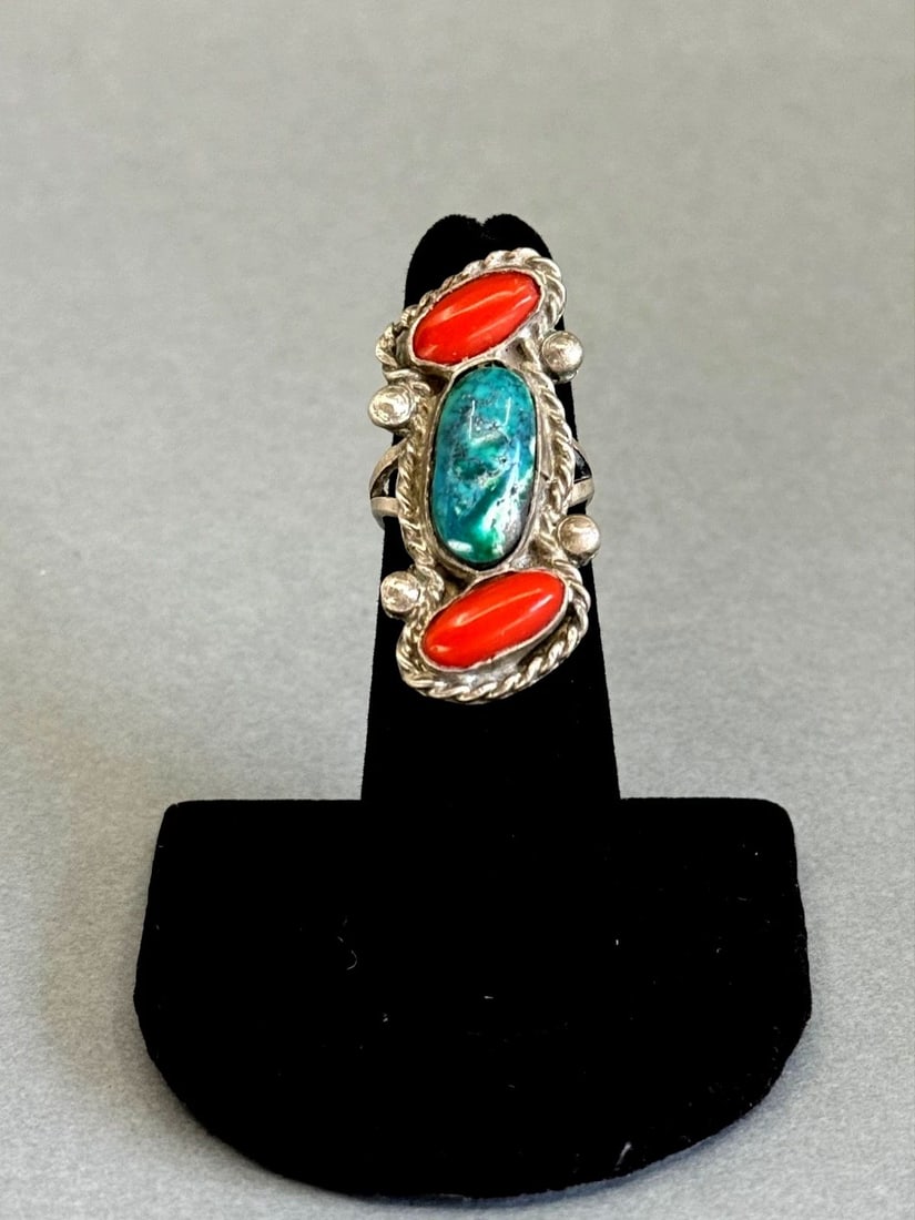 OLD PAWN NAVAJO STERLING SILVER RING WITH TURCUOISE AND CORAL. SIZE 5: OLD PAWN NAVAJO STERLING SILVER RING WITH TURCUOISE AND CORAL. SIZE 5 Old Pawn Navajo Sterling Silver Ring with Turcuoise and Coral. Size 5 1 3/8” tall