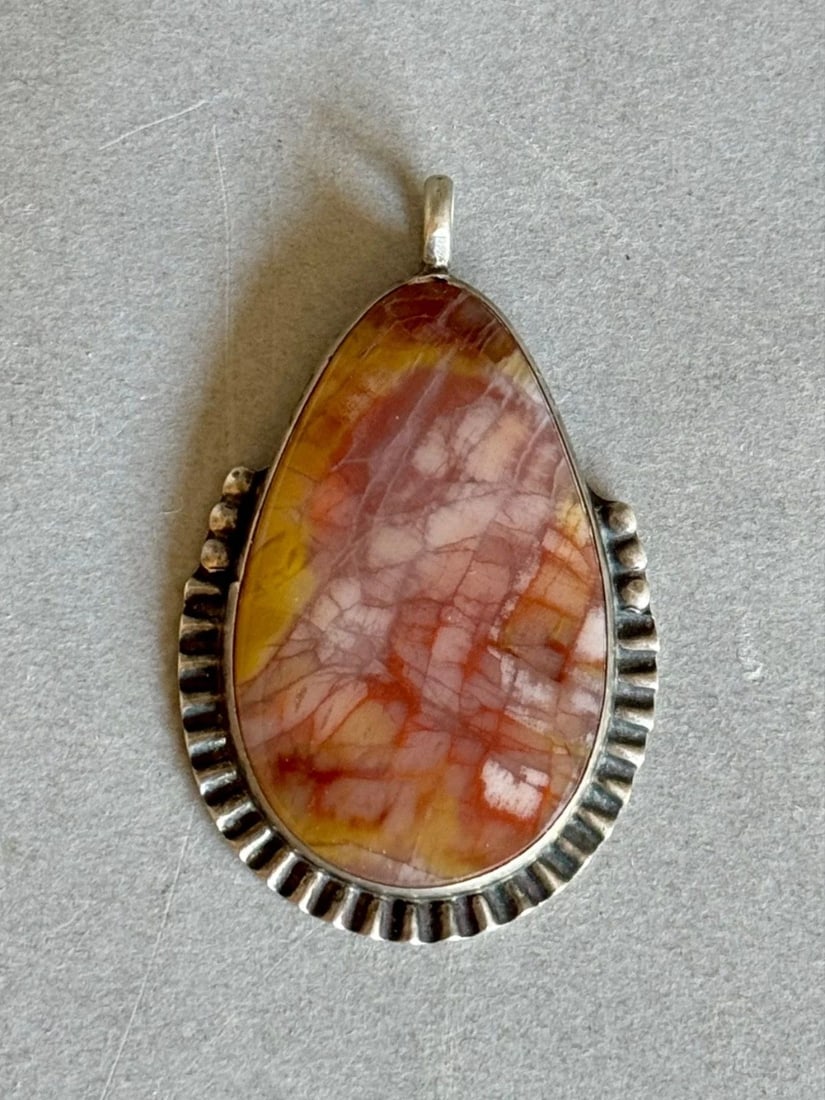 VINTAGE NAVAJO STERLING SILVER AND NOREENA JASPER PENDANT: VINTAGE NAVAJO STERLING SILVER AND NOREENA JASPER PENDANT Vintage Navajo Sterling Silver and Noreena Jasper Pendant 2 1/8" Tall ..13 Grams