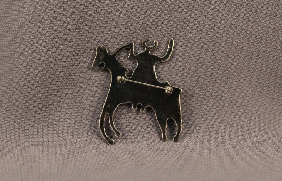 VINTAGE OLD NAVAJO STERLING SILVER PIN MAN ON HORSE (1 of 1)