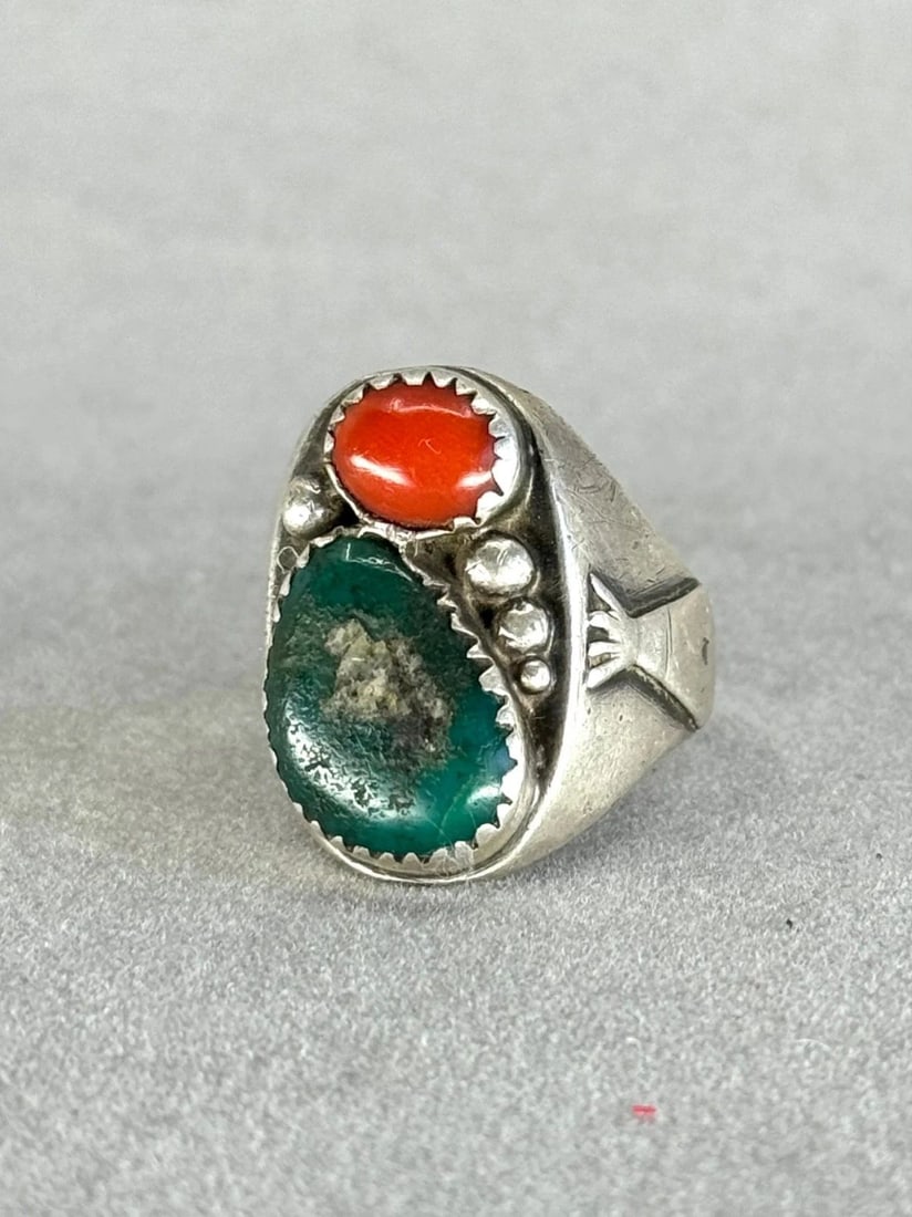 OLD PAWN NAVAJO STERLING SILVER RING WITH TURCUOISE AND CORAL. SIZE 11: OLD PAWN NAVAJO STERLING SILVER RING WITH TURCUOISE AND CORAL. SIZE 11 Old Pawn Navajo Sterling Silver Ring with Turcuoise and Coral. Tipi design on one side. Size 11 1” tall.