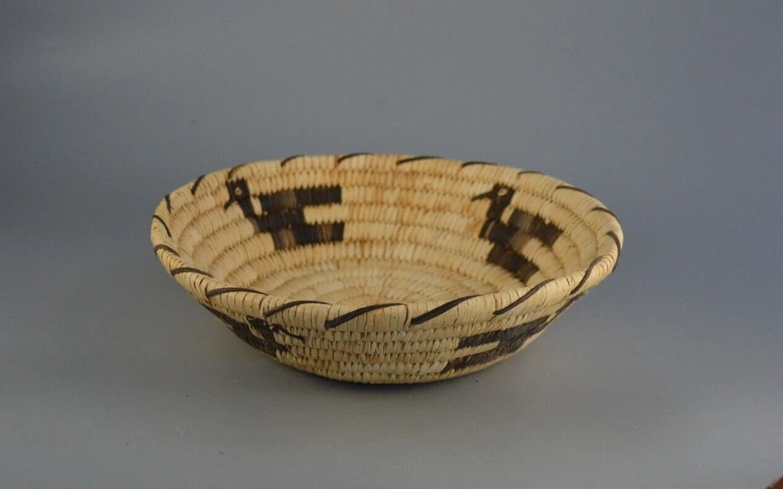 VINTAGE PAPAGO INDIAN BOWL BASKET - 4 FLYING BIRDS - 9 3/4" X 2 5/8" (1 of 1)