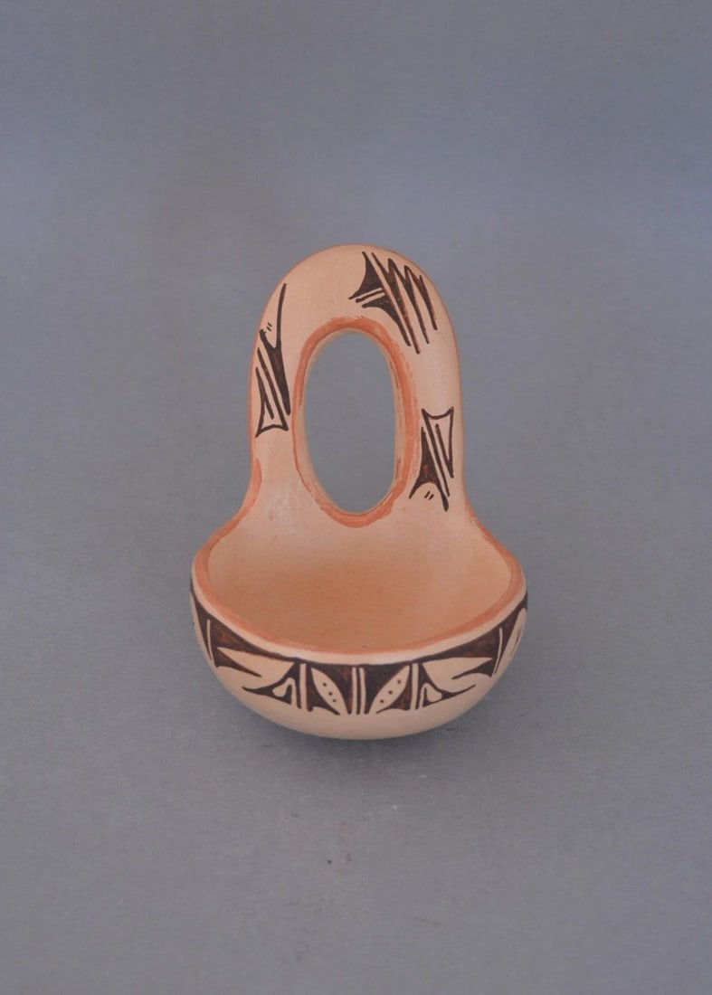 JOLYNN SILAS - HOPI LADLE POT - 4 1/4" HIGH (1 of 1)
