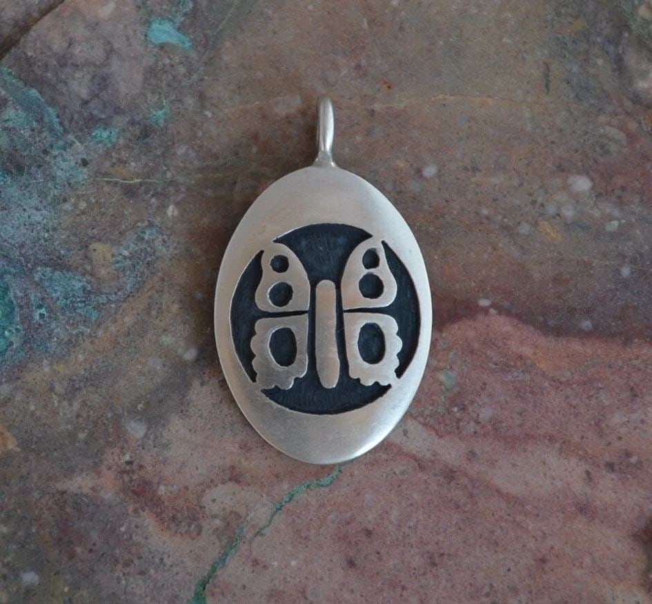 MANUEL HOYUNGOWA (1953-2011 - HOPI STERLING SILVER OVAL PENDANT BUTTERFLY - 1.5" (1 of 2)