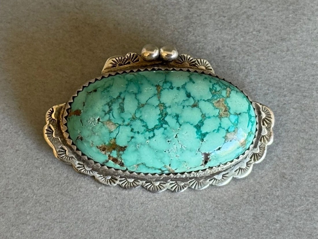 VINTAGE NAVAJO STERLING SILVER AND TURQUOISE PENDANT 1 5/8" WIDE (1 of 1)