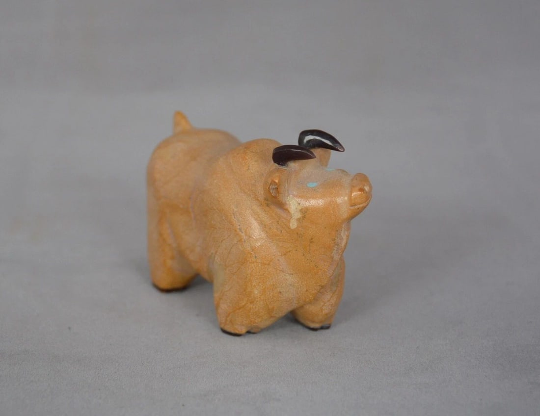 FREDDIE LEEKYA - ZUNI BUFFALO FETISH - ZUNI STONE PENN SHELL HOOVES HORNS 3 3/8" (1 of 1)