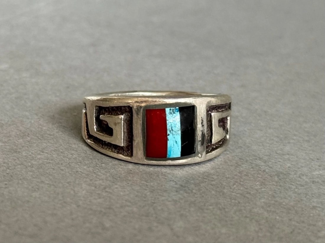 VINTAGE SA PINTO NAVAJO STERLING SILVER WITH STONES RING SZ 9 (1 of 2)