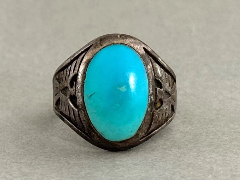 VINTAGE NAVAJO STERLING SILVER AND TURQUOISE THUNDERBIRD RING SIZE 10: VINTAGE NAVAJO STERLING SILVER AND TURQUOISE THUNDERBIRD RING SIZE 10 Vintage Navajo Sterling Silver and Turquoise Thunderbird Ring Size 10 ..3/4" Tall