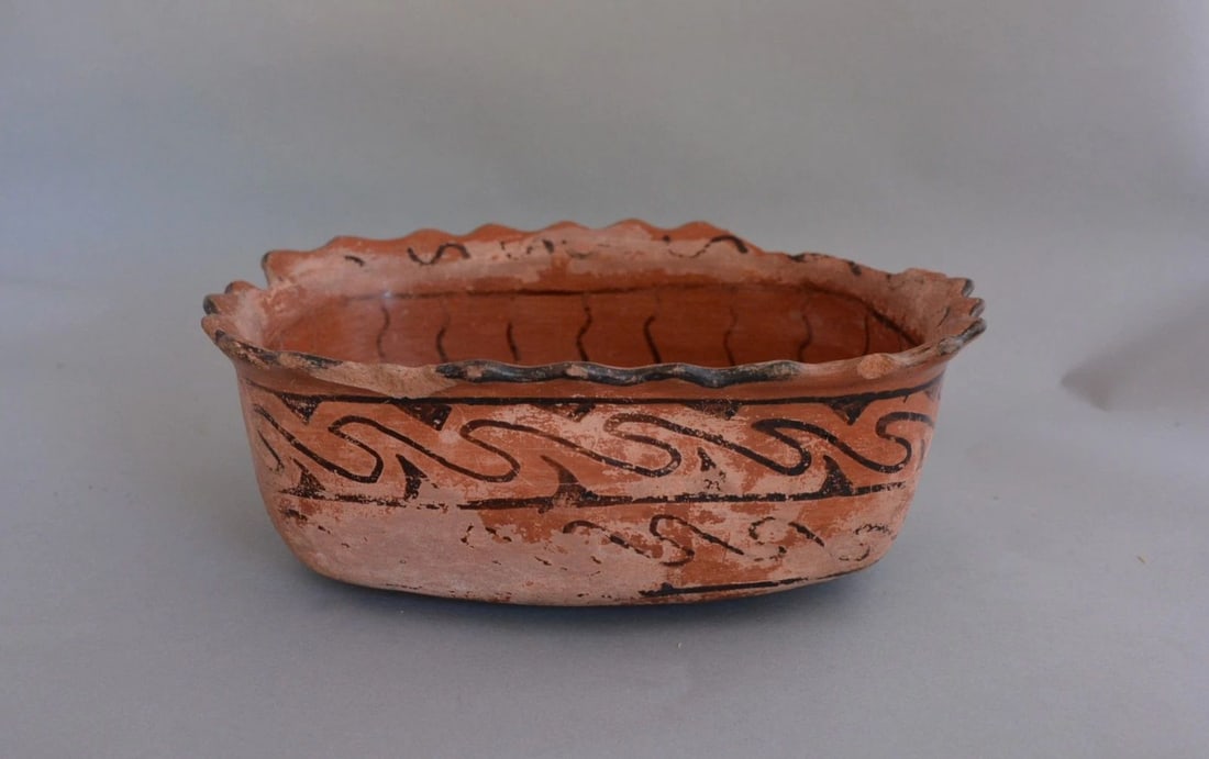 OLD MARICOPA INDIAN POT - RIPPLED RIM - WATER SYMBOLS - 8.5" LONG (1 of 2)
