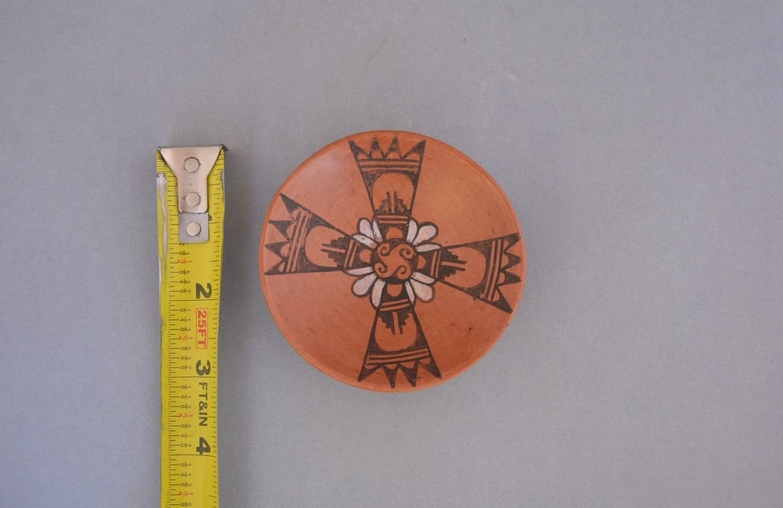 M. HONIE - SMALL HOPI BOWL -FOUR DIRECTION DESIGN - WALPI - 3 1/4" WIDE (1 of 2)