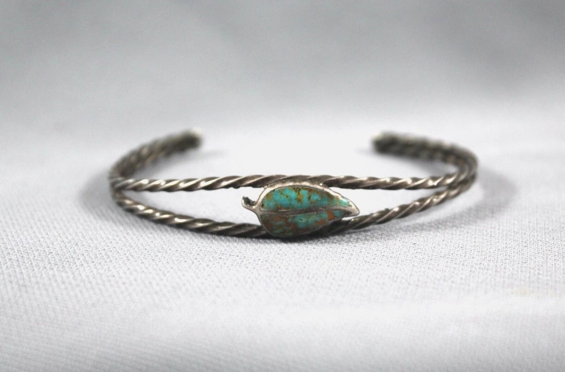 OLD PAWN ZUNI TURQUOISE AND STERLING SILVER LEAF BRACELET: OLD PAWN ZUNI TURQUOISE AND STERLING SILVER LEAF BRACELET Item Description: Great Old Pawn Zuni Leaf Bracelet 3/8 " Wide 4 7/8 Inside with a 1 1/4 Opening
