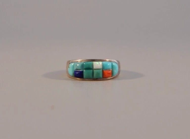 VTG NAVAJO SILVER RING - MOSAIC INLAY - LAPIS TURQUOISE CORAL OPAL - SIZE 7 3/4: VTG NAVAJO SILVER RING - MOSAIC INLAY - LAPIS TURQUOISE CORAL OPAL - SIZE 7 3/4 This vintage sterling silver Navajo ring has mosaic inlay of turquoise, lapis, coral and opal. The band is 1/4" wide at 