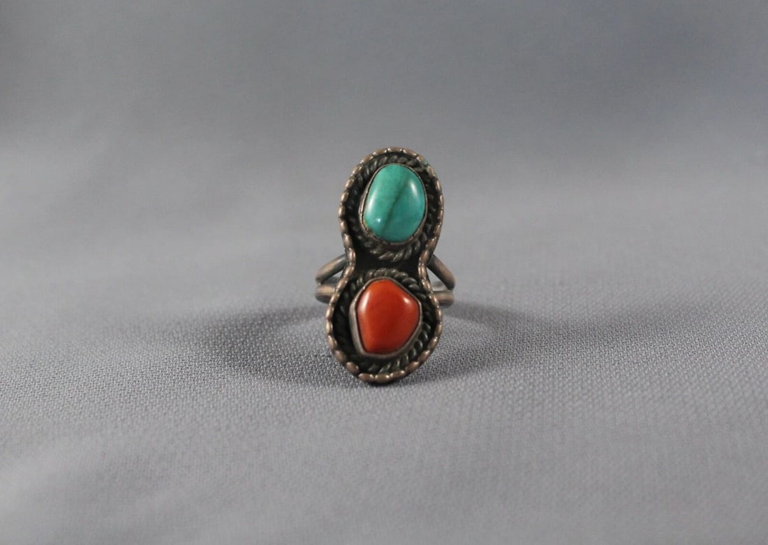 OLD PAWN NAVAJO STERLING SILVER AND TURQUOISE AND CORAL RING SIZE 5: OLD PAWN NAVAJO STERLING SILVER AND TURQUOISE AND CORAL RING SIZE 5 Item Description: 1 1/4” tall