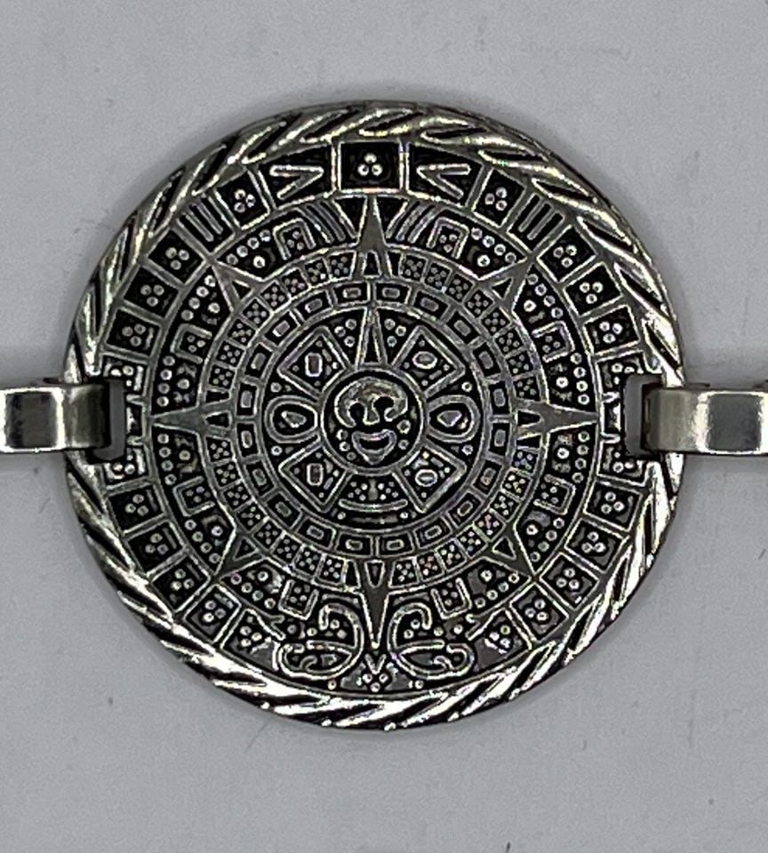 MAYAN VINTAGE STERLING SILVER BRACELET WITH THREE CALENDAR LINKS 7.5 IN: MAYAN VINTAGE SERLING SILVER BRACLET WITH THREE CALENDAR LINKS 7.5 IN MAYAN VINTAGE SERLING SILVER BRACLET WITH THREE CALENDAR LINKS 7.5 IN Very pretty Sterling Silver Mayan Calendar BraceletBracelet 
